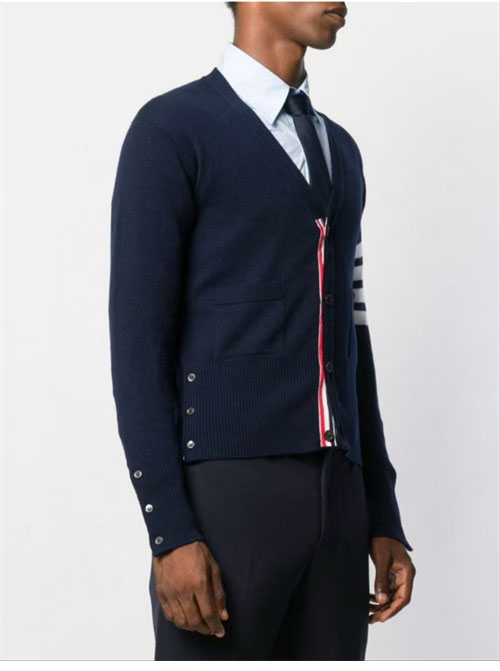 Thom Browne 톰브라운 사선완장 4-Bar 캐시미어 크롭 가디건 레플리카 4번 이미지 - 의류 | 세미샵 레플리카 사이트
