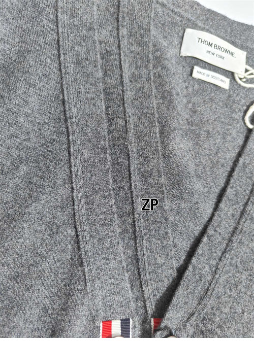 Thom Browne 톰브라운 사선완장 4-Bar 캐시미어 크롭 가디건 레플리카 12번 이미지 - 의류 | 세미샵 레플리카 사이트