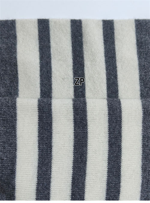 Thom Browne 톰브라운 사선완장 4-Bar 캐시미어 크롭 가디건 레플리카 14번 이미지 - 의류 | 세미샵 레플리카 사이트