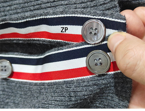 Thom Browne 톰브라운 사선완장 4-Bar 캐시미어 크롭 가디건 레플리카 19번 이미지 - 의류 | 세미샵 레플리카 사이트