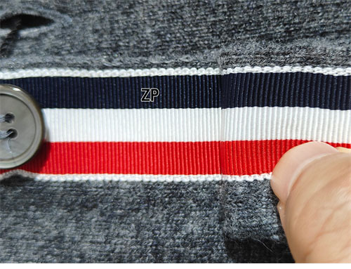 Thom Browne 톰브라운 사선완장 4-Bar 캐시미어 크롭 가디건 레플리카 20번 이미지 - 의류 | 세미샵 레플리카 사이트