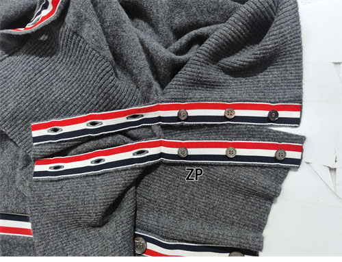 Thom Browne 톰브라운 사선완장 4-Bar 캐시미어 크롭 가디건 레플리카 23번 이미지 - 의류 | 세미샵 레플리카 사이트