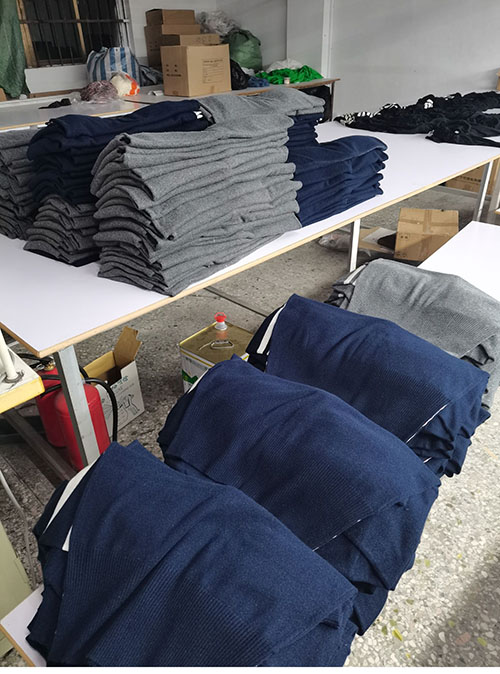 Thom Browne 톰브라운 사선완장 4-Bar 캐시미어 크롭 가디건 레플리카 36번 이미지 - 의류 | 세미샵 레플리카 사이트