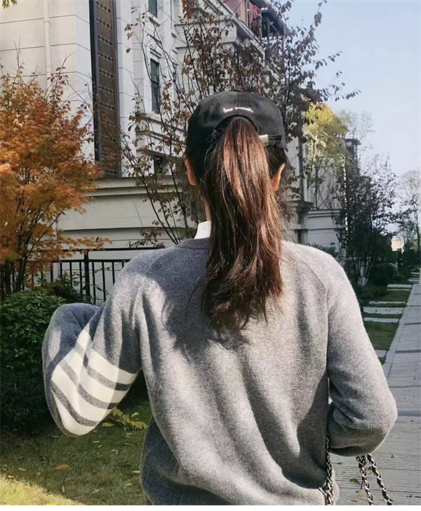 Thom Browne 톰브라운 사선완장 4-Bar 캐시미어 풀오버 니트 레플리카 5번 이미지 - 의류 | 세미샵 레플리카 사이트