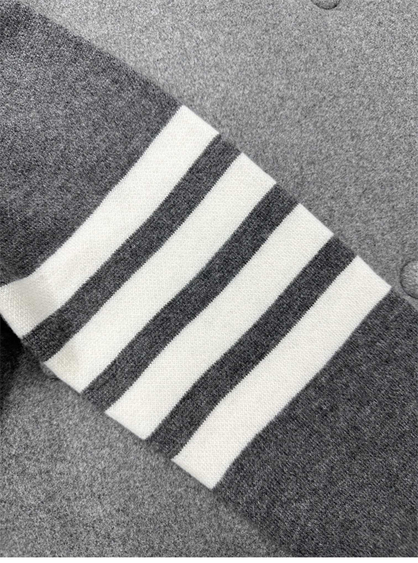 Thom Browne 톰브라운 사선완장 4-Bar 캐시미어 풀오버 니트 레플리카 11번 이미지 - 의류 | 세미샵 레플리카 사이트