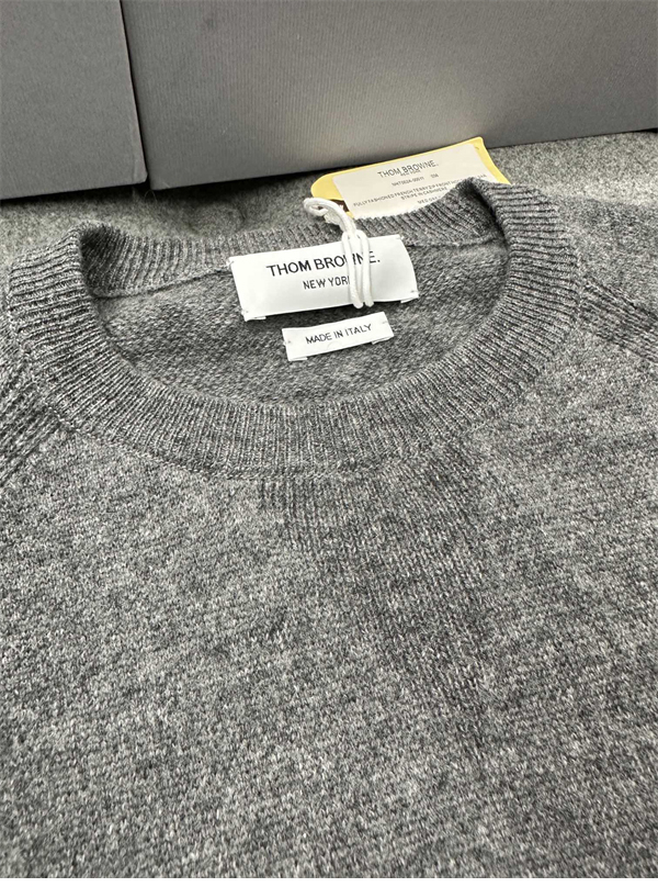 Thom Browne 톰브라운 사선완장 4-Bar 캐시미어 풀오버 니트 레플리카 14번 이미지 - 의류 | 세미샵 레플리카 사이트
