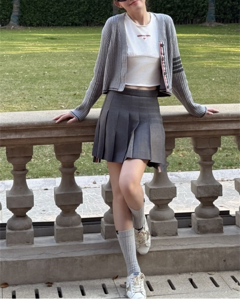 Thom Browne 톰브라운 사선완장 4-Bar 케이블 크롭 가디건 레플리카 3번 이미지 - 의류 | 세미샵 레플리카 사이트