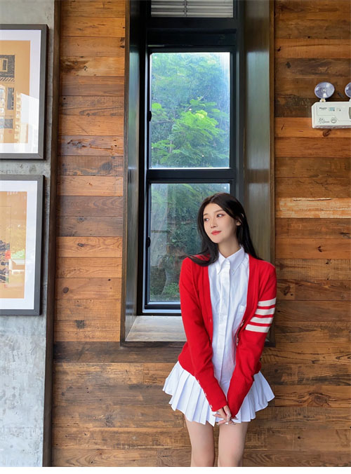 Thom Browne 톰브라운 사선완장 4-Bar 크롭 캐시미어 가디건 [터보] 레플리카 4번 이미지 - 의류 | 세미샵 레플리카 사이트