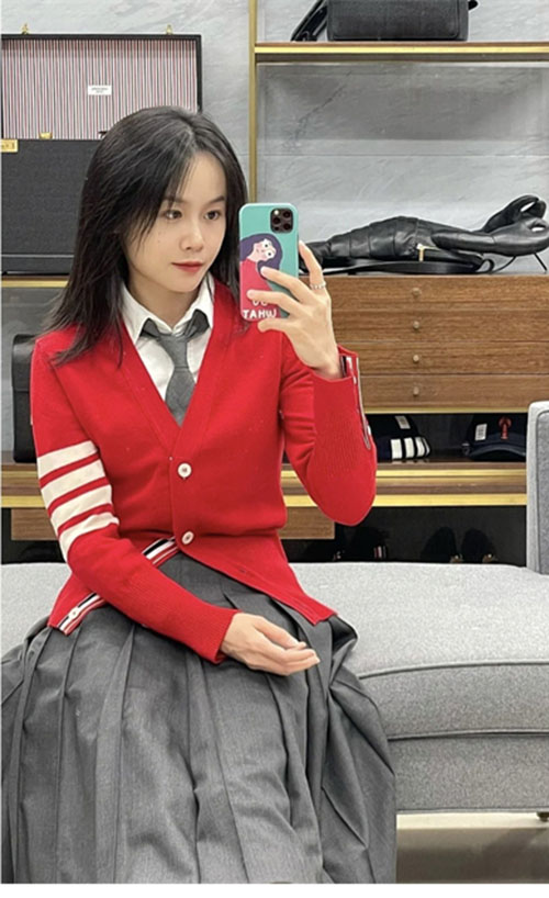 Thom Browne 톰브라운 사선완장 4-Bar 크롭 캐시미어 가디건 [터보] 레플리카 5번 이미지 - 의류 | 세미샵 레플리카 사이트