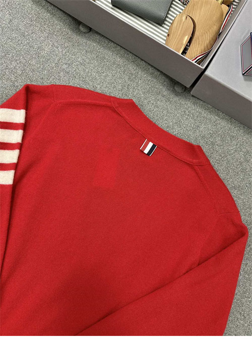 Thom Browne 톰브라운 사선완장 4-Bar 크롭 캐시미어 가디건 [터보] 레플리카 13번 이미지 - 의류 | 세미샵 레플리카 사이트