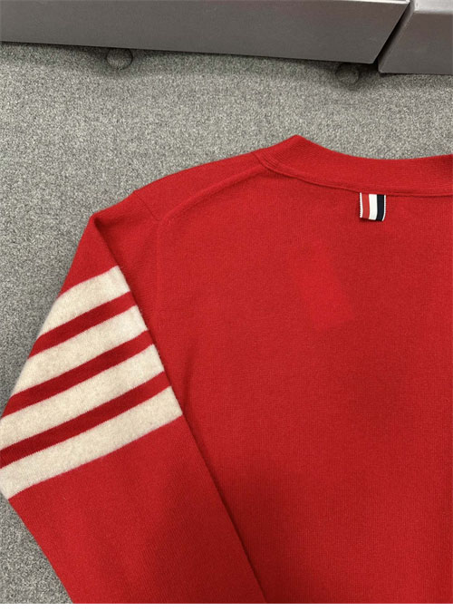 Thom Browne 톰브라운 사선완장 4-Bar 크롭 캐시미어 가디건 [터보] 레플리카 15번 이미지 - 의류 | 세미샵 레플리카 사이트