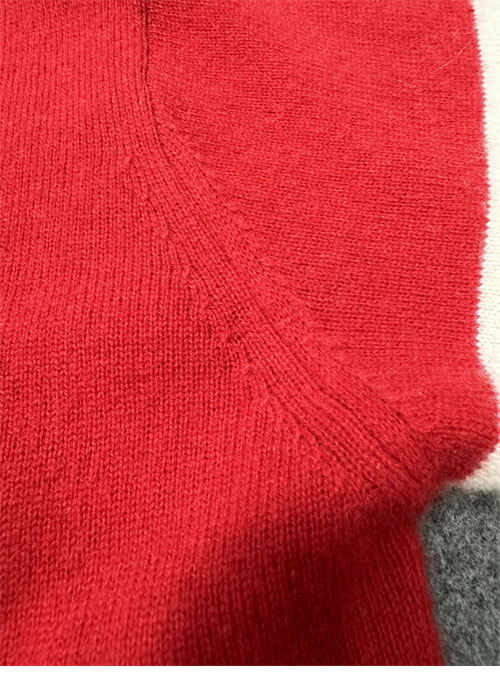 Thom Browne 톰브라운 사선완장 4-Bar 크롭 캐시미어 가디건 [터보] 레플리카 17번 이미지 - 의류 | 세미샵 레플리카 사이트