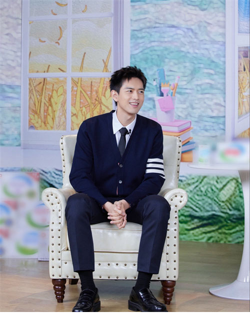 Thom Browne 톰브라운 사선완장 4-Bar 클래식 가디건 레플리카 23번 이미지 - 의류 | 세미샵 레플리카 사이트