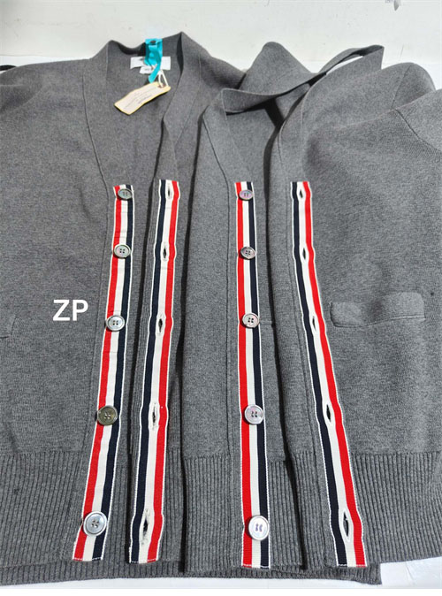 Thom Browne 톰브라운 사선완장 4-Bar 클래식 울 가디건 레플리카 14번 이미지 - 의류 | 세미샵 레플리카 사이트