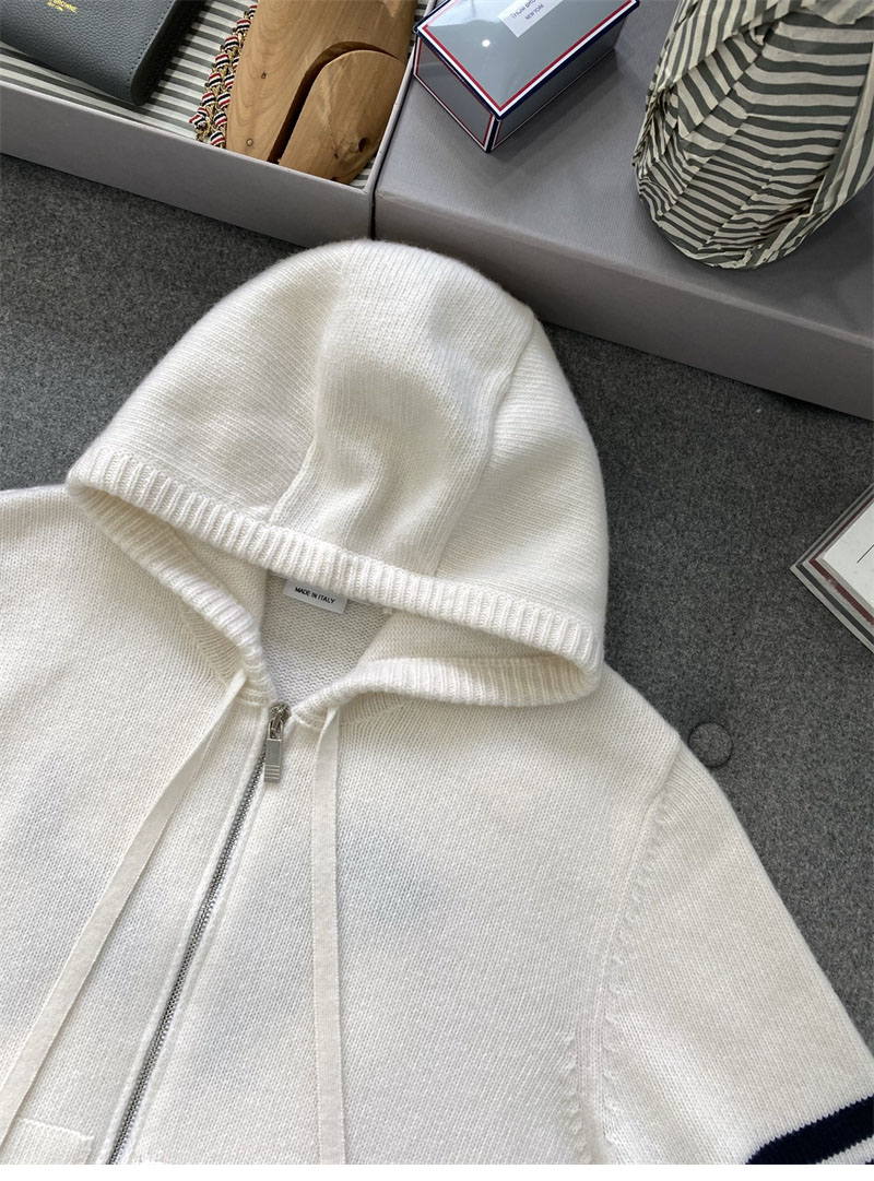 Thom Browne 톰브라운 사선완장 4-Bar 클래식 울 후드 집업 레플리카 12번 이미지 - 의류 | 세미샵 레플리카 사이트