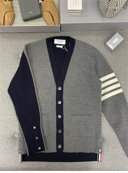 Thom Browne 톰브라운 사선완장 4-Bar 하프 가디건 레플리카 10번 이미지 - 의류 | 세미샵 레플리카 사이트