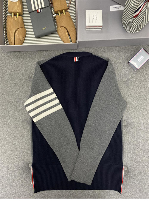 Thom Browne 톰브라운 사선완장 4-Bar 하프 가디건 레플리카 11번 이미지 - 의류 | 세미샵 레플리카 사이트