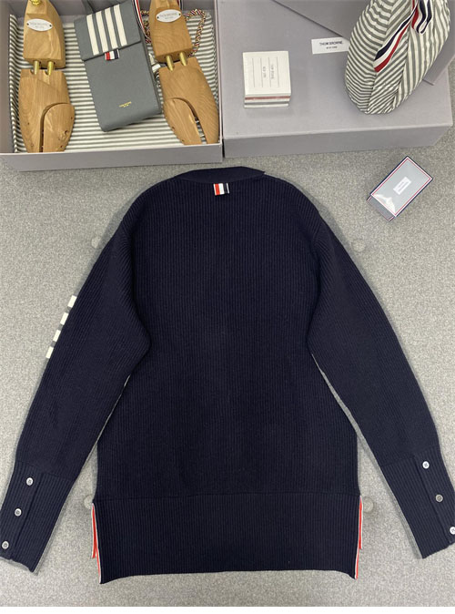 Thom Browne 톰브라운 사선완장 4-Bar 하프 가디건 레플리카 13번 이미지 - 의류 | 세미샵 레플리카 사이트