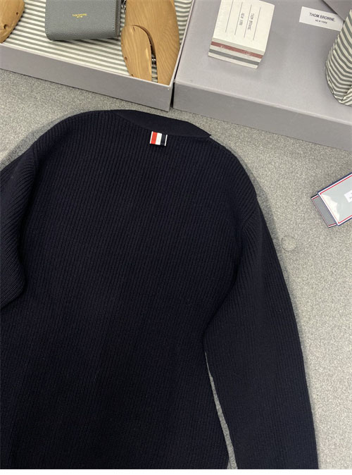 Thom Browne 톰브라운 사선완장 4-Bar 하프 가디건 레플리카 14번 이미지 - 의류 | 세미샵 레플리카 사이트