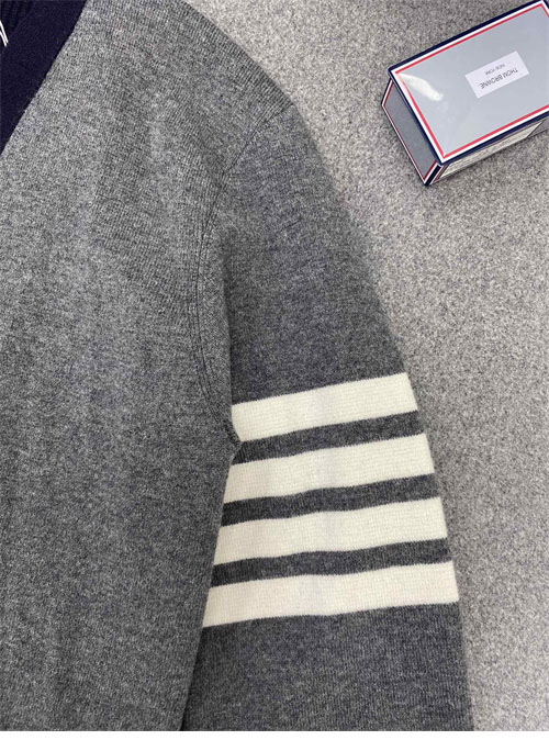 Thom Browne 톰브라운 사선완장 4-Bar 하프 가디건 레플리카 26번 이미지 - 의류 | 세미샵 레플리카 사이트