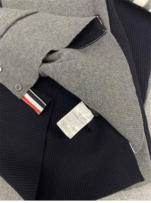 Thom Browne 톰브라운 사선완장 4-Bar 하프 가디건 레플리카 27번 이미지 - 의류 | 세미샵 레플리카 사이트