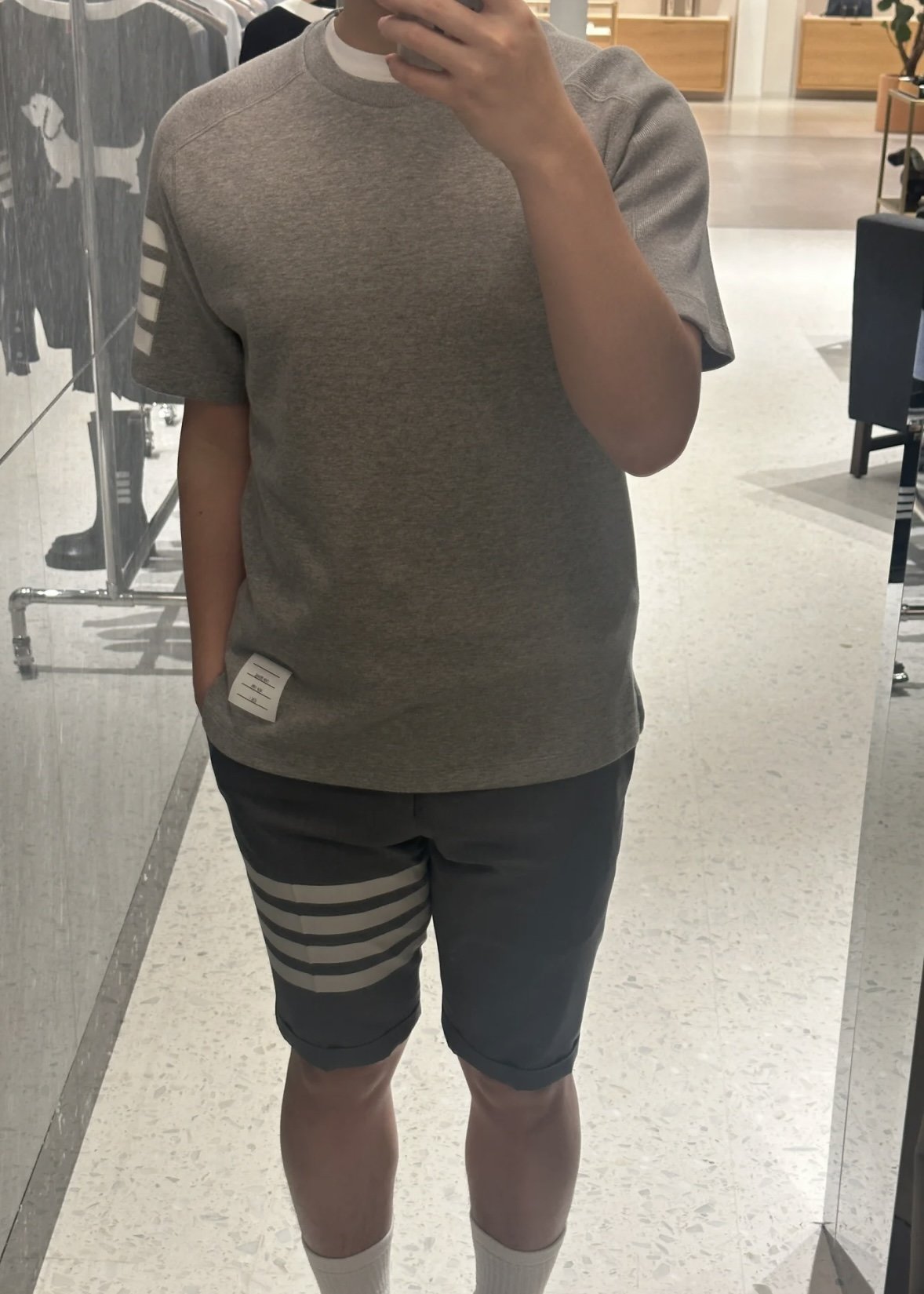 Thom Browne 톰브라운 사선 슬리브 반팔 티셔츠 그레이 레플리카 4번 이미지 - 의류 | 세미샵 레플리카 사이트