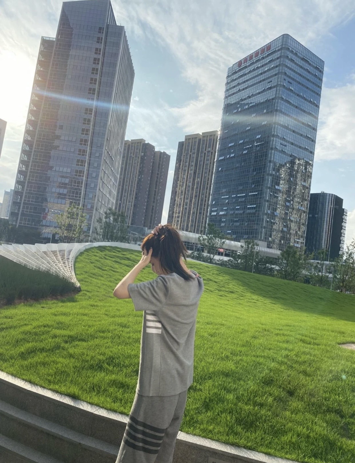 Thom Browne 톰브라운 사이드라인 반팔 티셔츠 “3COLOR” 레플리카 6번 이미지 - 의류 | 세미샵 레플리카 사이트