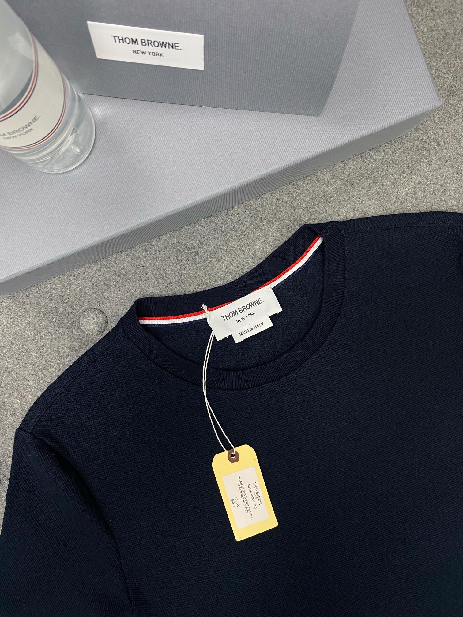 Thom Browne 톰브라운 사이드라인 반팔 티셔츠 “3COLOR” 레플리카 9번 이미지 - 의류 | 세미샵 레플리카 사이트