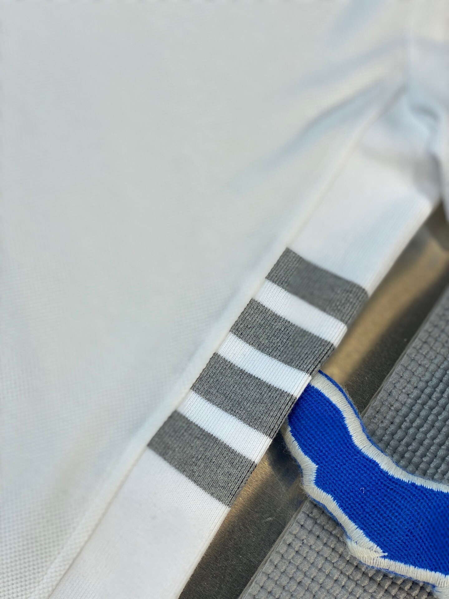 Thom Browne 톰브라운 사이드라인 반팔 티셔츠 “3COLOR” 레플리카 11번 이미지 - 의류 | 세미샵 레플리카 사이트