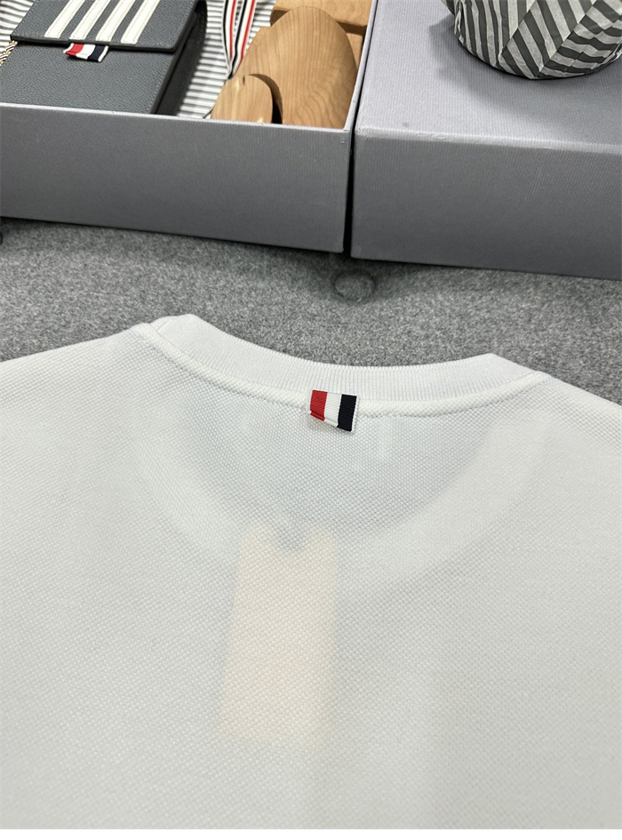 Thom Browne 톰브라운 삼선 스트라이프 반팔 티셔츠 레플리카 15번 이미지 - 의류 | 세미샵 레플리카 사이트
