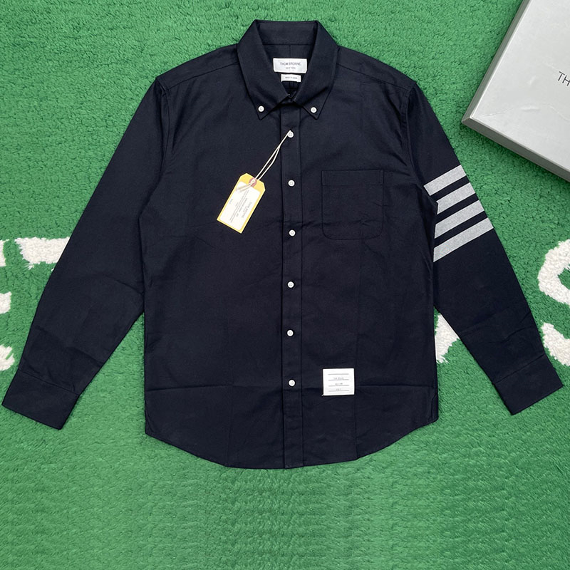 Thom Browne 톰브라운 솔리드 플란넬 셔팅 사선완장 4-Bar 네임택 스트레이트 셔츠 레플리카 1번 이미지 - 의류 | 세미샵 레플리카 사이트