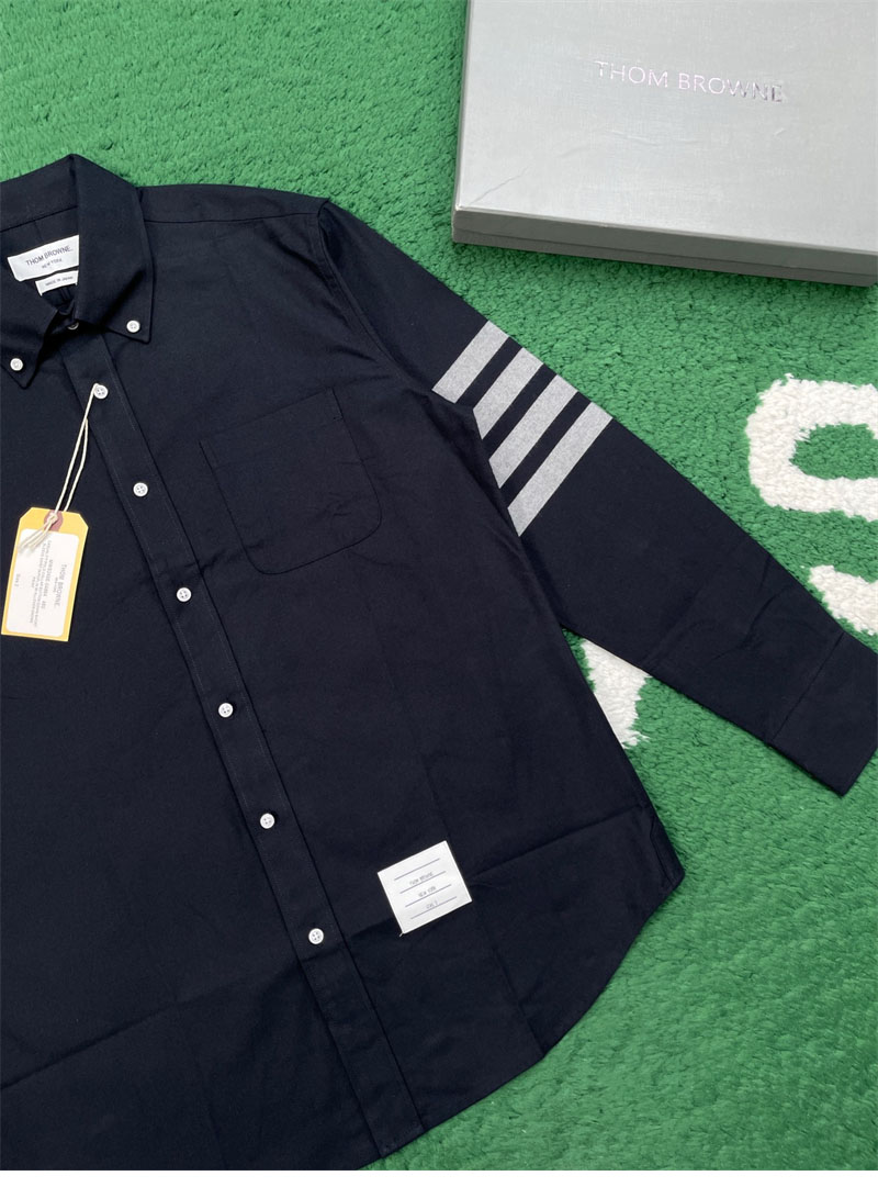Thom Browne 톰브라운 솔리드 플란넬 셔팅 사선완장 4-Bar 네임택 스트레이트 셔츠 레플리카 7번 이미지 - 의류 | 세미샵 레플리카 사이트
