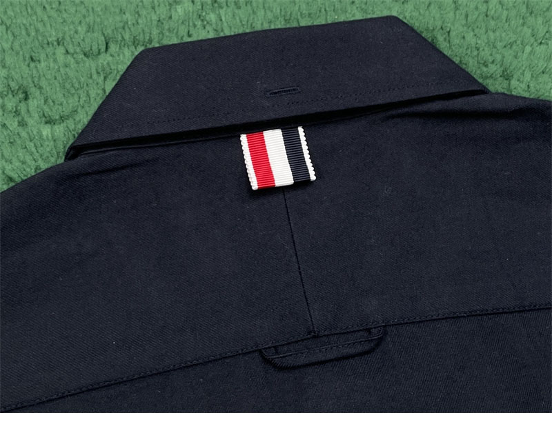 Thom Browne 톰브라운 솔리드 플란넬 셔팅 사선완장 4-Bar 네임택 스트레이트 셔츠 레플리카 12번 이미지 - 의류 | 세미샵 레플리카 사이트