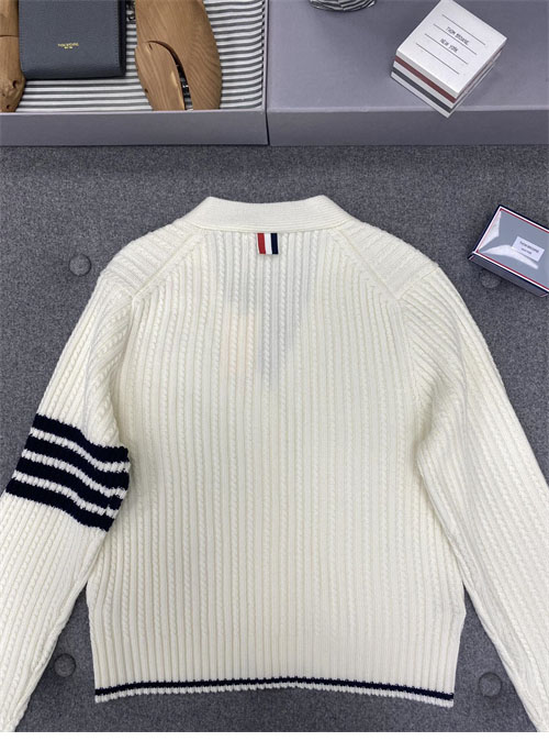 Thom Browne 톰브라운 여성용 사선완장 4-Bar 버진 울 케이블 크롭 v넥 가디건 레플리카 14번 이미지 - 의류 | 세미샵 레플리카 사이트