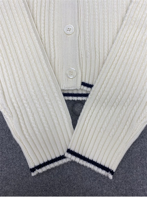 Thom Browne 톰브라운 여성용 사선완장 4-Bar 버진 울 케이블 크롭 v넥 가디건 레플리카 22번 이미지 - 의류 | 세미샵 레플리카 사이트