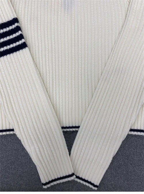 Thom Browne 톰브라운 여성용 사선완장 4-Bar 버진 울 케이블 크롭 v넥 가디건 레플리카 23번 이미지 - 의류 | 세미샵 레플리카 사이트