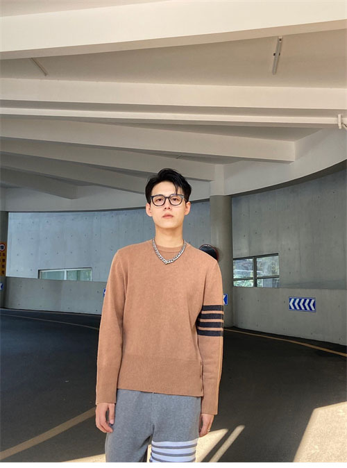 Thom Browne 톰브라운 울 저지 스티치 사선완장 4-Bar 크루넥 클래식 니트 레플리카 3번 이미지 - 의류 | 세미샵 레플리카 사이트