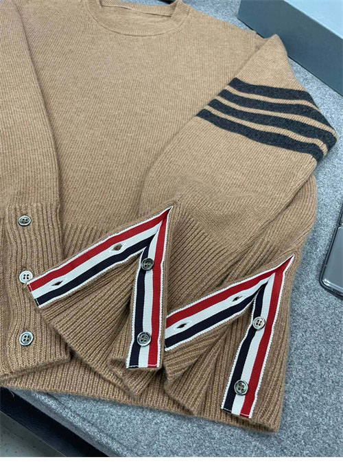 Thom Browne 톰브라운 울 저지 스티치 사선완장 4-Bar 크루넥 클래식 니트 레플리카 13번 이미지 - 의류 | 세미샵 레플리카 사이트