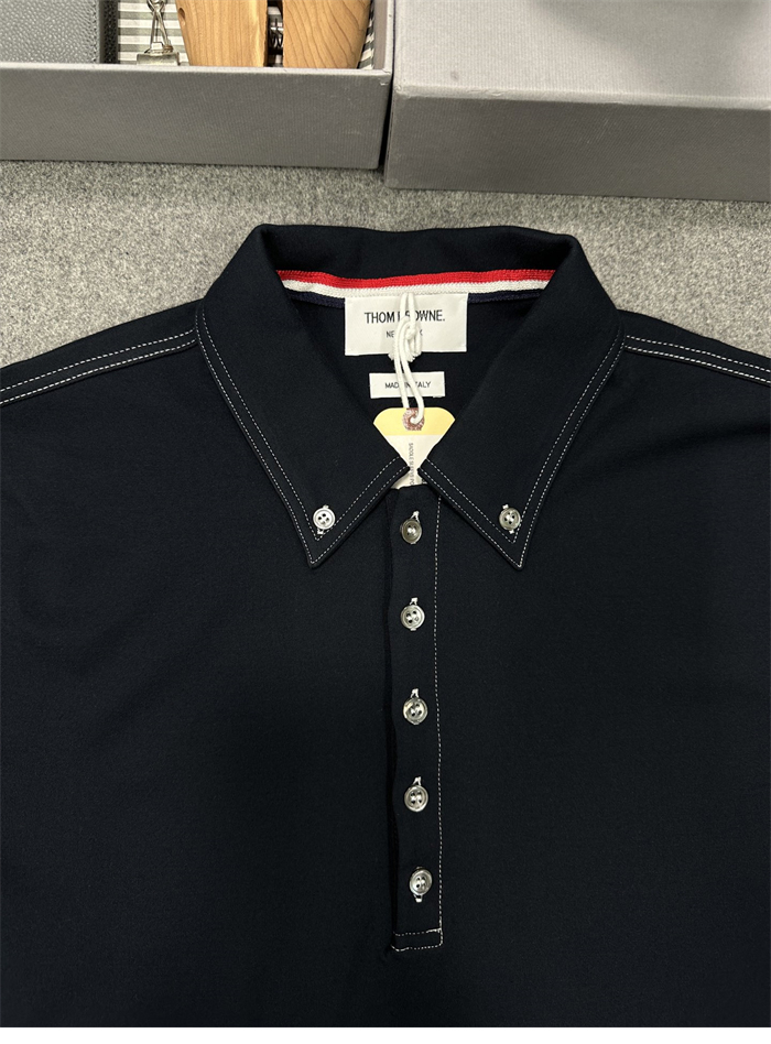 Thom Browne 톰브라운 울 테크 콘트라스트 스티치 폴로 셔츠 레플리카 10번 이미지 - 의류 | 세미샵 레플리카 사이트