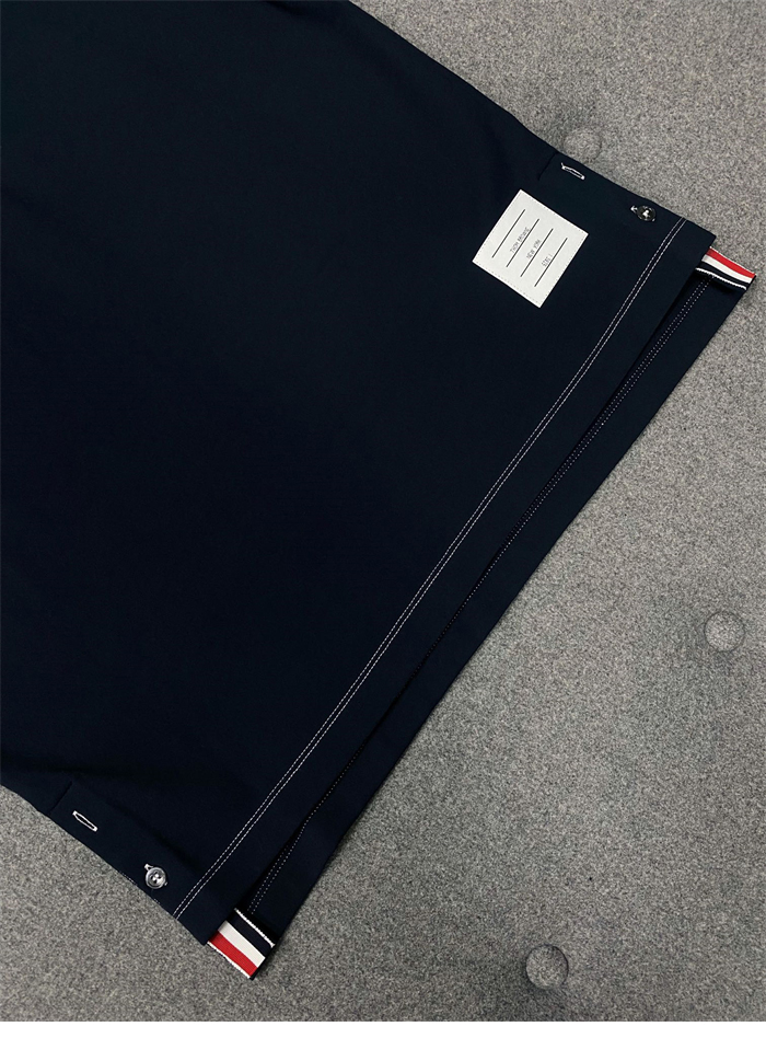 Thom Browne 톰브라운 울 테크 콘트라스트 스티치 폴로 셔츠 레플리카 16번 이미지 - 의류 | 세미샵 레플리카 사이트