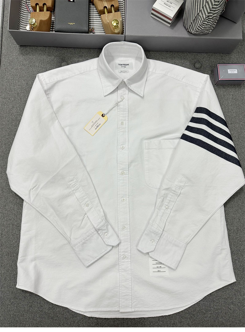 Thom Browne 톰브라운 클래식 사선완장 옥스포드 박스핏 셔츠 레플리카 6번 이미지 - 의류 | 세미샵 레플리카 사이트