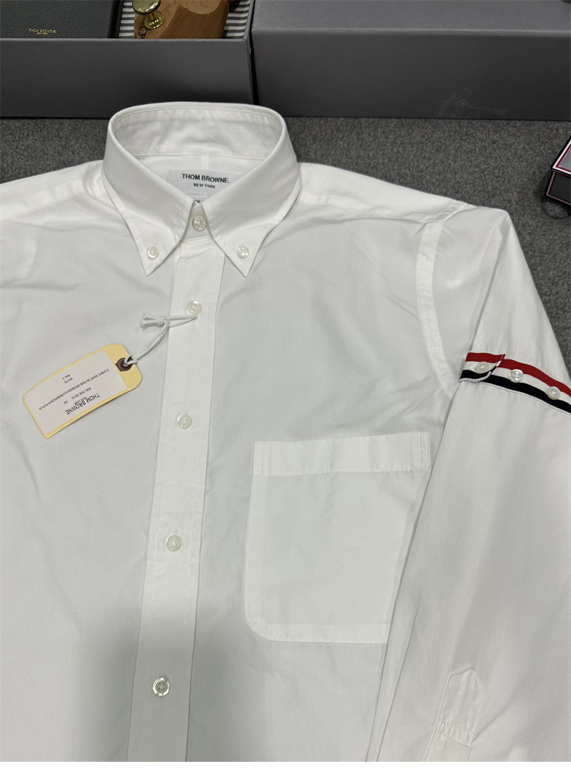 Thom Browne 톰브라운 클래식 포플린 암밴드 셔츠 레플리카 7번 이미지 - 의류 | 세미샵 레플리카 사이트