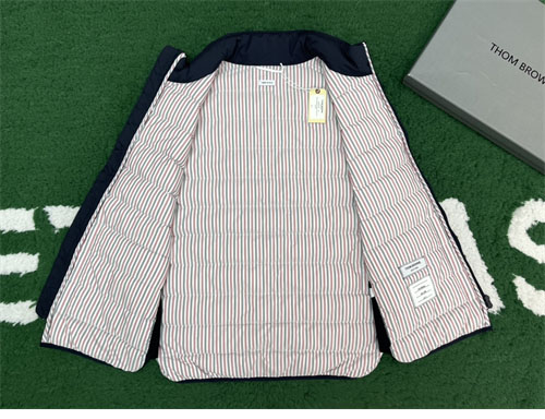 Thom Browne 톰브라운 퍼넬 넥다운 패딩 베스트 레플리카 5번 이미지 - 의류 | 세미샵 레플리카 사이트