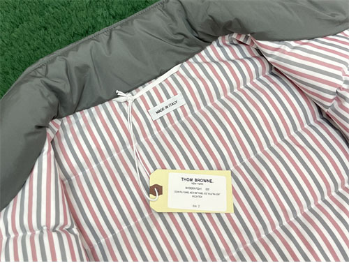 Thom Browne 톰브라운 퍼넬 넥다운 패딩 베스트 레플리카 15번 이미지 - 의류 | 세미샵 레플리카 사이트