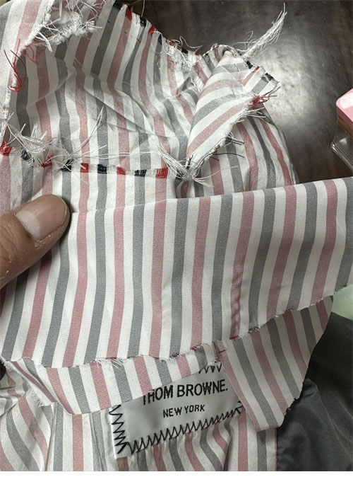 Thom Browne 톰브라운 퍼넬 넥다운 패딩 베스트 레플리카 21번 이미지 - 의류 | 세미샵 레플리카 사이트