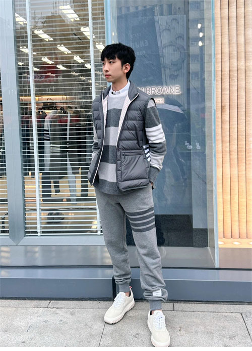 Thom Browne 톰브라운 퍼넬 넥다운 패딩 베스트 레플리카 23번 이미지 - 의류 | 세미샵 레플리카 사이트