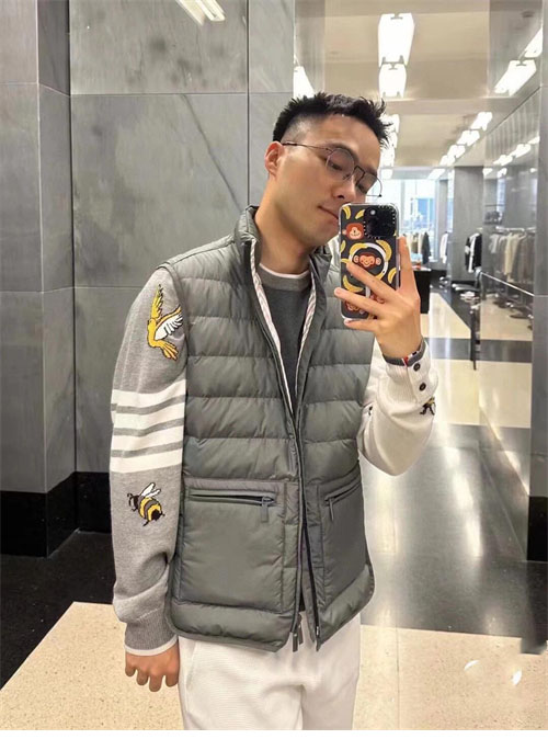 Thom Browne 톰브라운 퍼넬 넥다운 패딩 베스트 레플리카 25번 이미지 - 의류 | 세미샵 레플리카 사이트