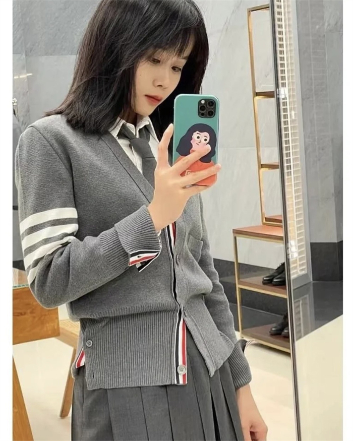 Thom Browne 톰브라운 4-Bar 사선완장 여성용 가디건 레플리카 3번 이미지 - 의류 | 세미샵 레플리카 사이트