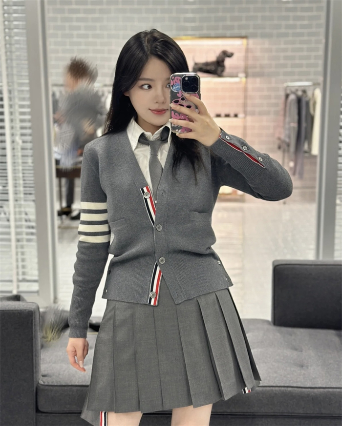 Thom Browne 톰브라운 4-Bar 사선완장 여성용 가디건 레플리카 4번 이미지 - 의류 | 세미샵 레플리카 사이트