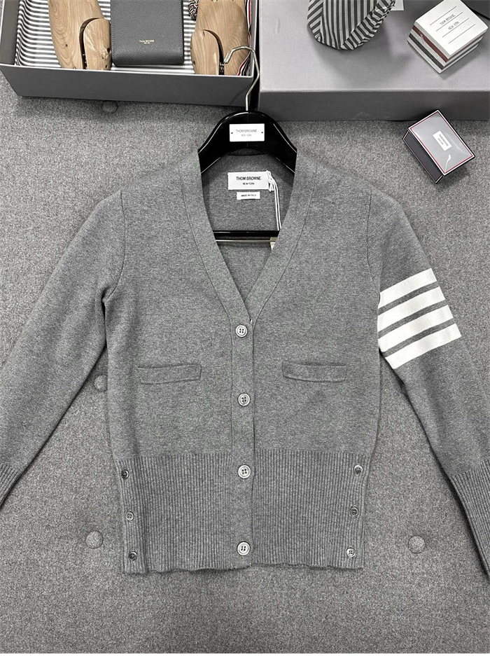 Thom Browne 톰브라운 4-Bar 사선완장 여성용 가디건 레플리카 5번 이미지 - 의류 | 세미샵 레플리카 사이트